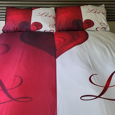 Little Robin Gate - Free Parking - Central - 10 Min Walk To Train Station-3